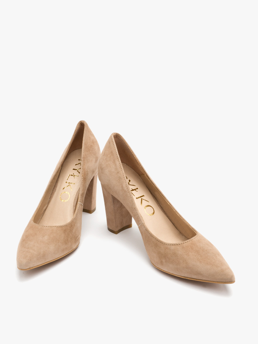 Beowe czóenko na supku