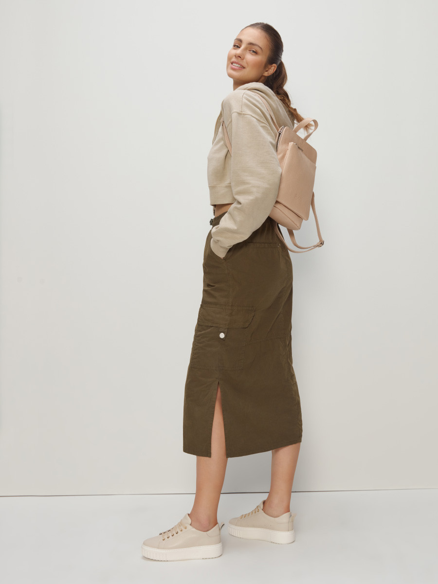 Kremowe póbuty sportowe na lekkiej podeszwie