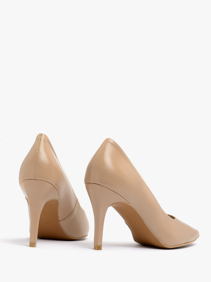 Beowe czóenka na szpilce