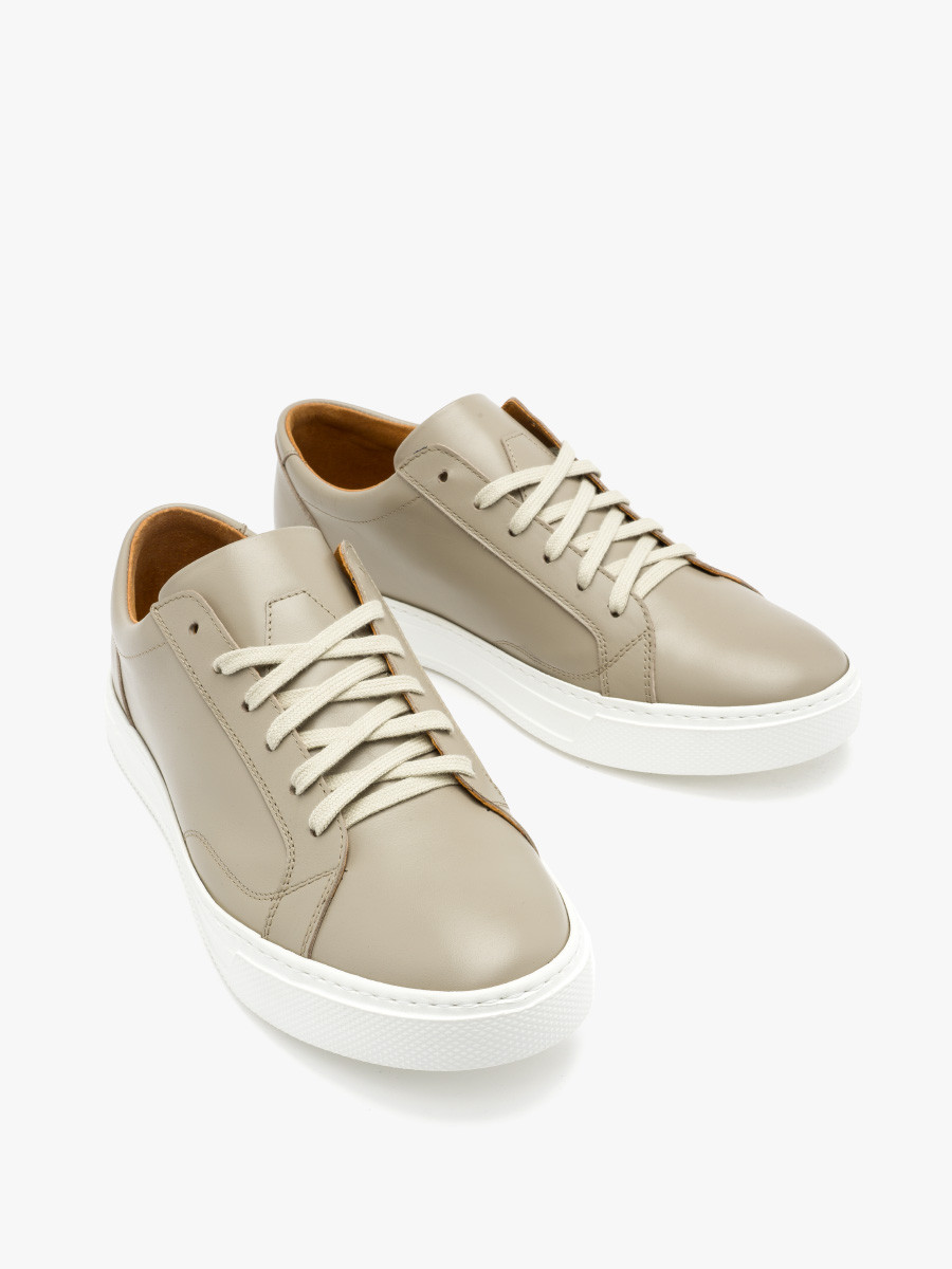 Szare póbuty sportowe