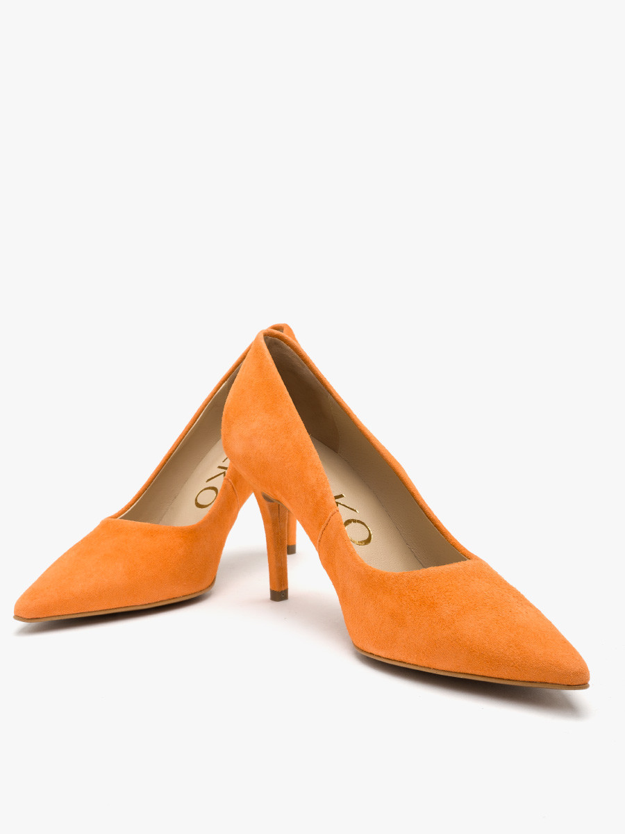 Pomarańczowe welurowe czóenka na szpilce