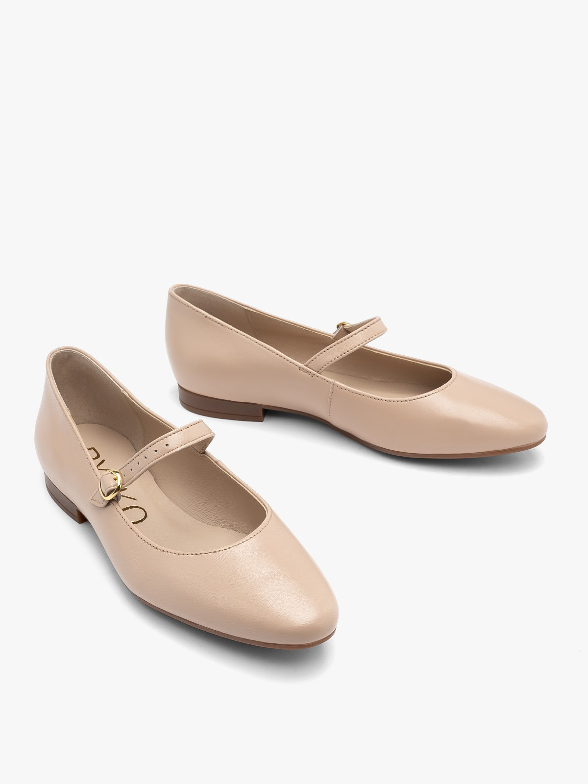 Beowe baleriny z ozdobnym zapiciem