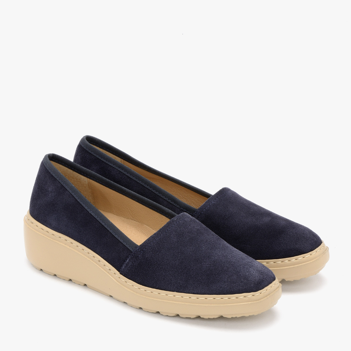 Granatowe mokasyny na lekkiej podeszwie