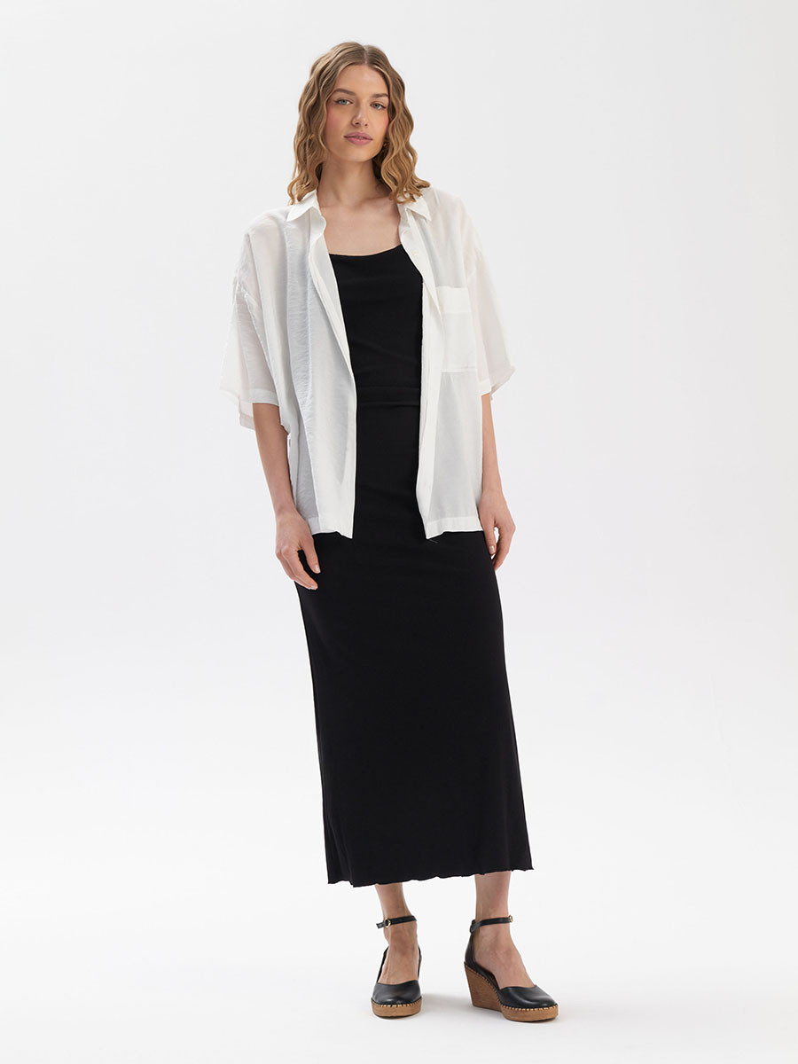 Czarne czóenko z paskiem wokó kostki