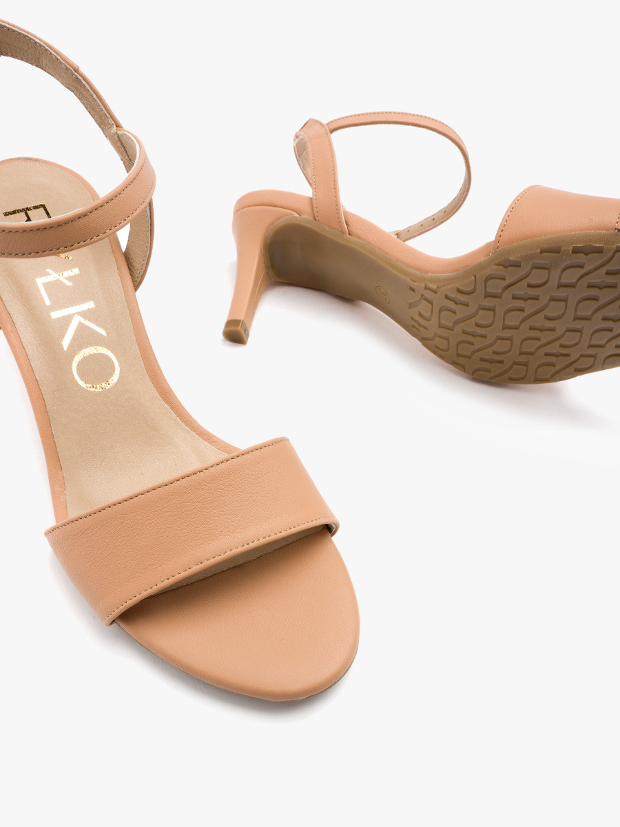 Róowe sanday na szpilce