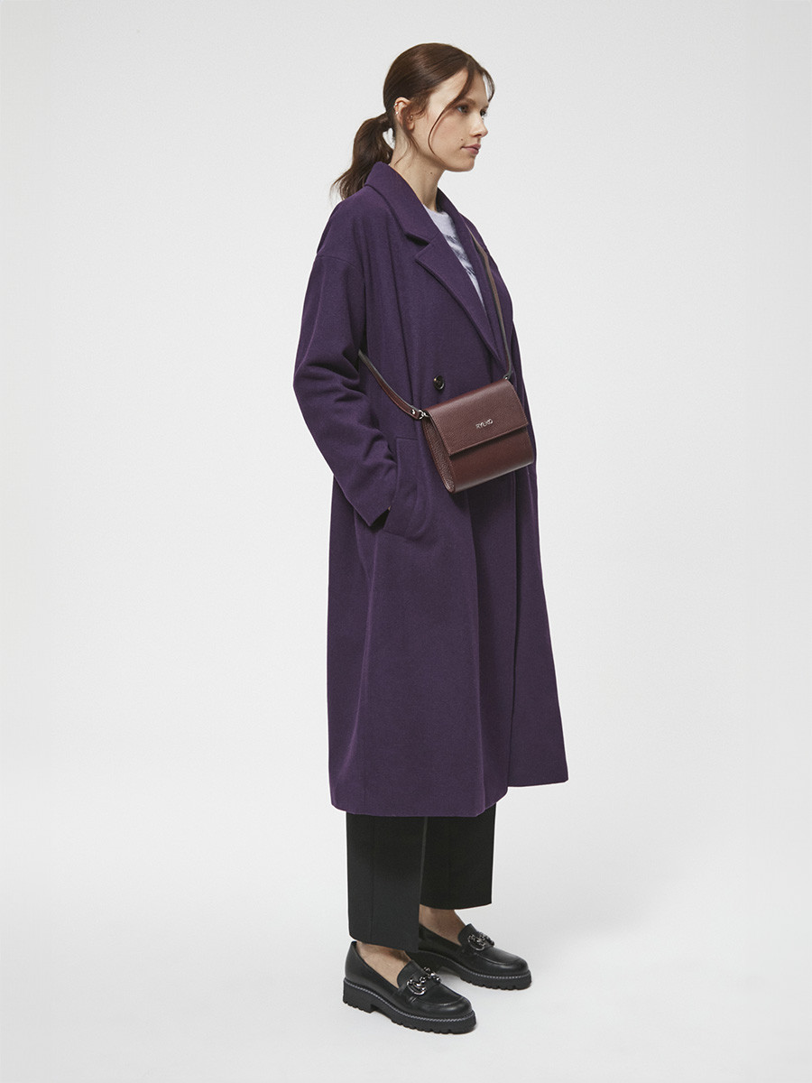 Czarne mokasyny z ozdob na cholewce