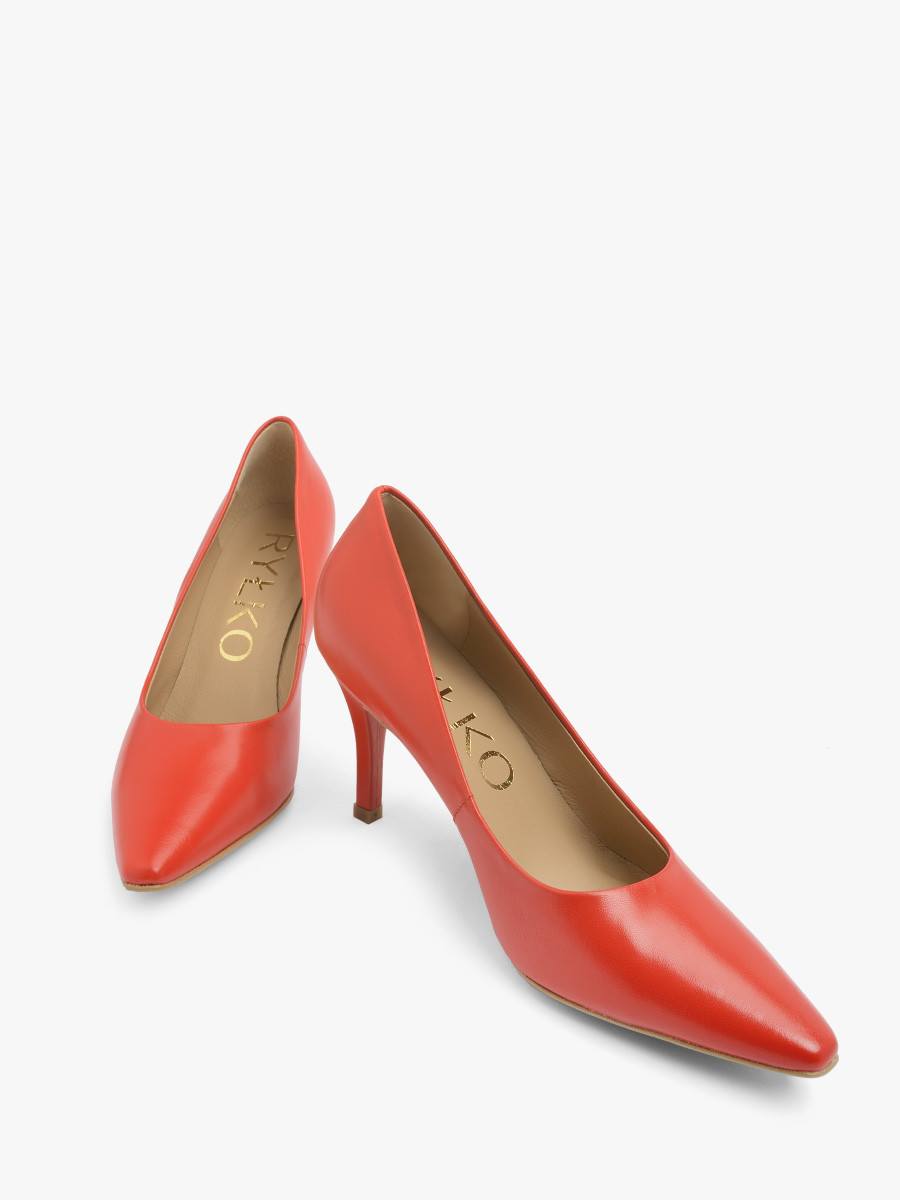 Czerwone szpilki do szpica