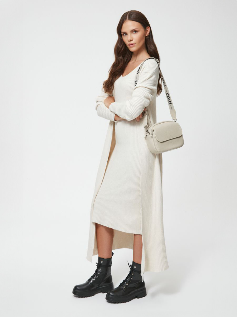 Czarne trzewiki na lekkiej podeszwie