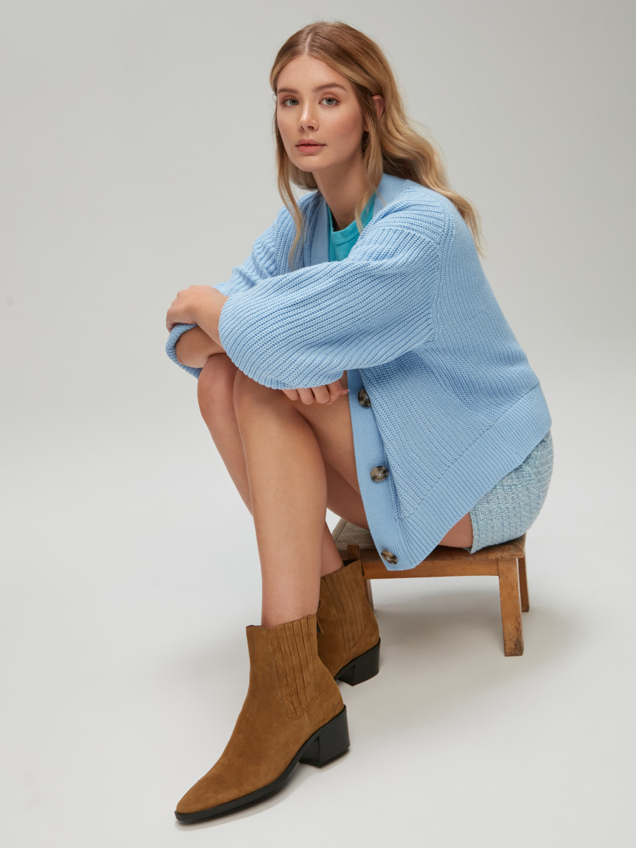 Oliwkowe botki z ozdobn cholewk