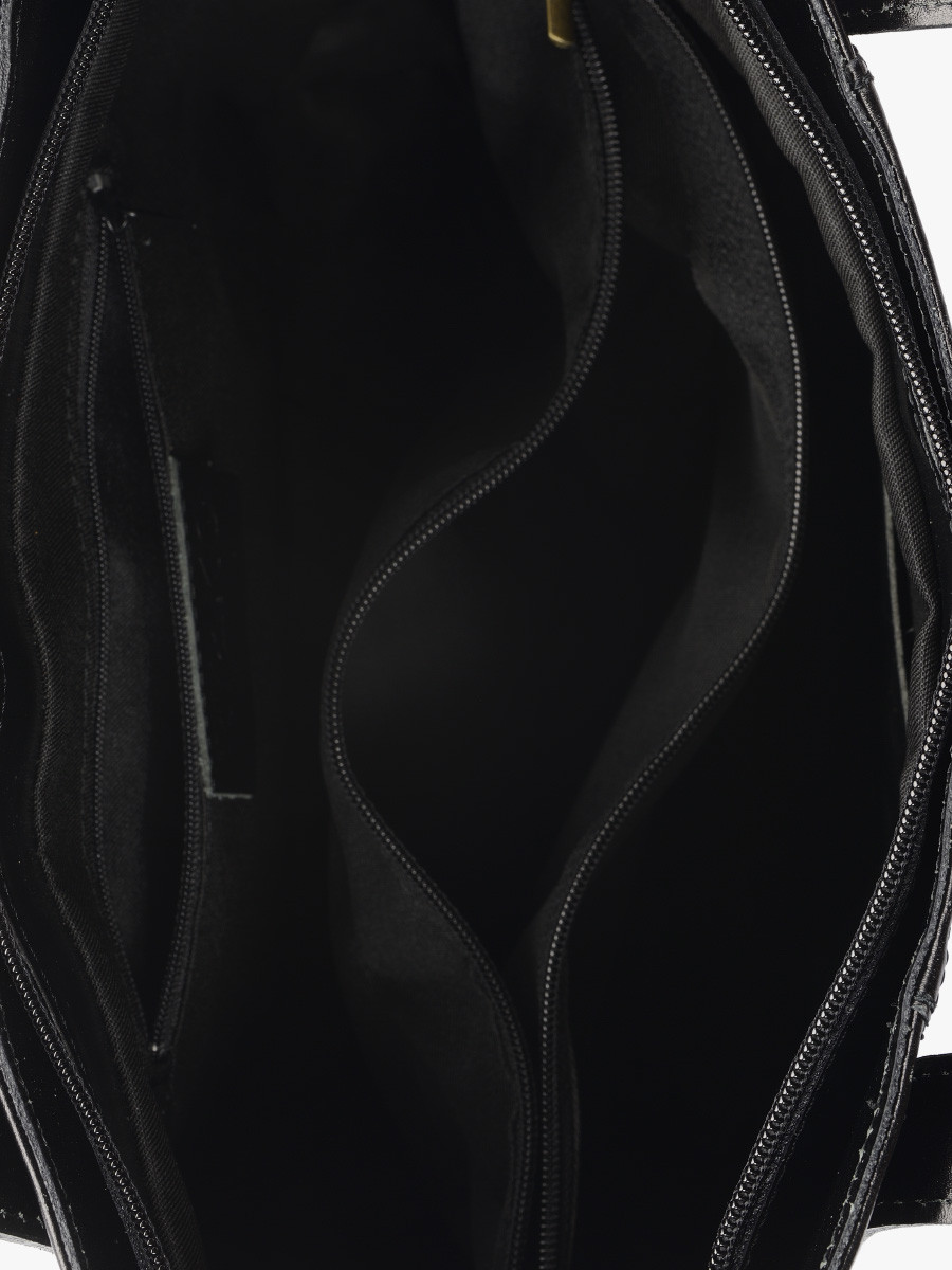 Czarna torebka ze zot klamr