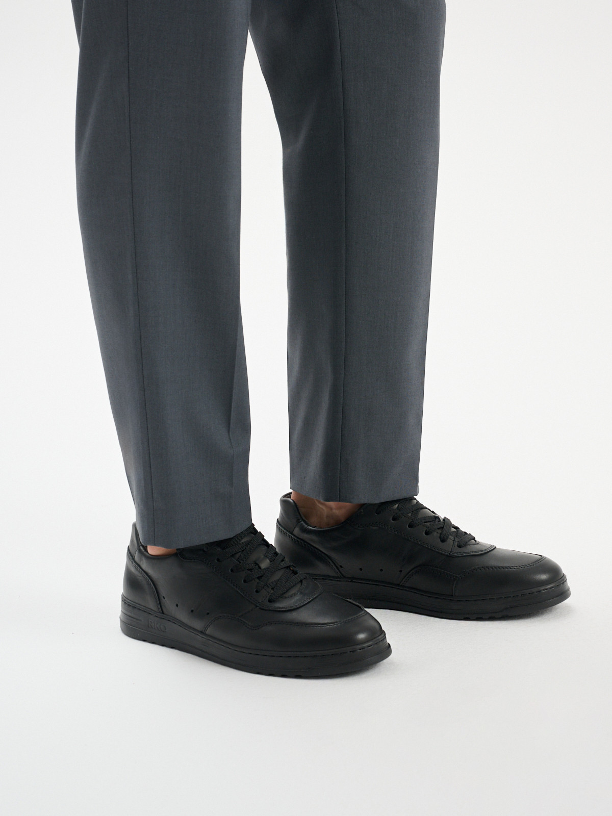 Czarne sportowe póbuty mskie