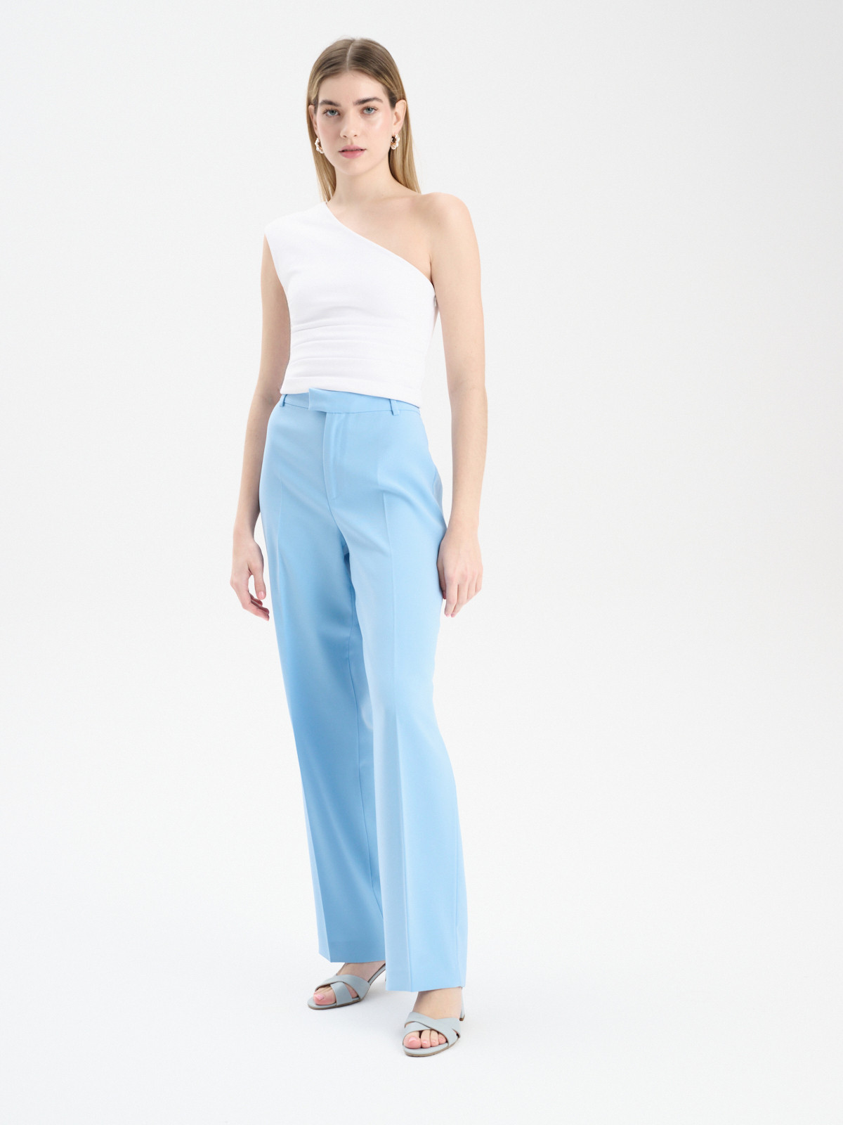 Bkitne sanday na obcasie