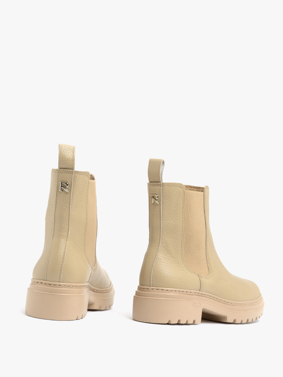 Sztyblety na lekkiej podeszwie