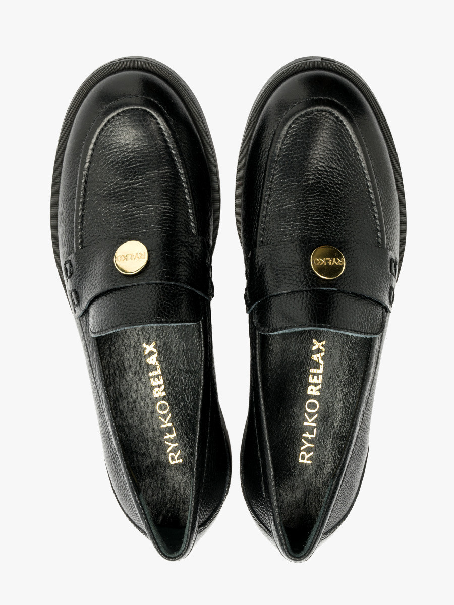 Czarne mokasyny ze zot ozdob