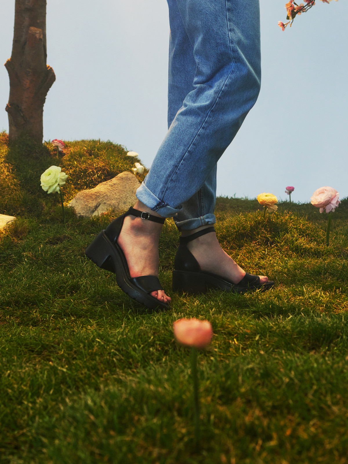 Czarne masywne sanday damskie