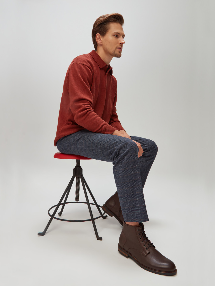 Ciemnobrzowe trzewiki z przeszyciami na cholewce