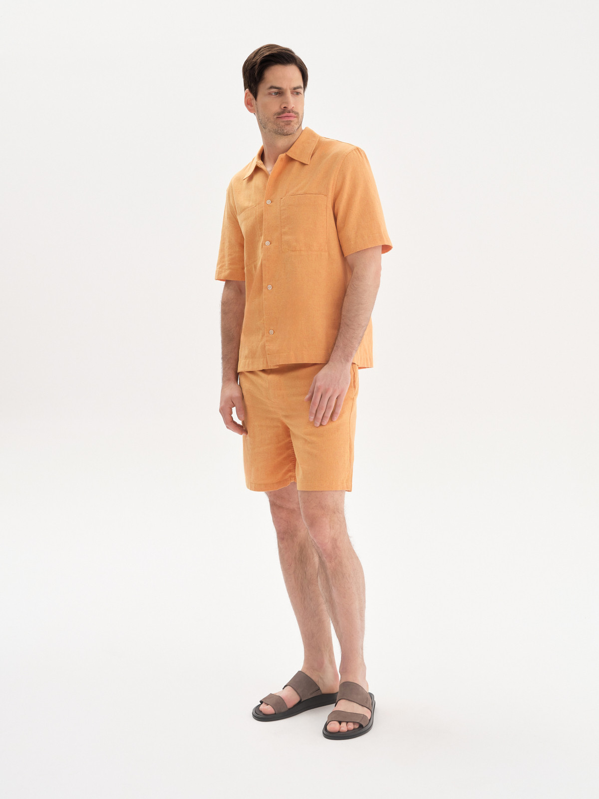 Szarobrzowe klapki mskie z wytoczonym logotypem