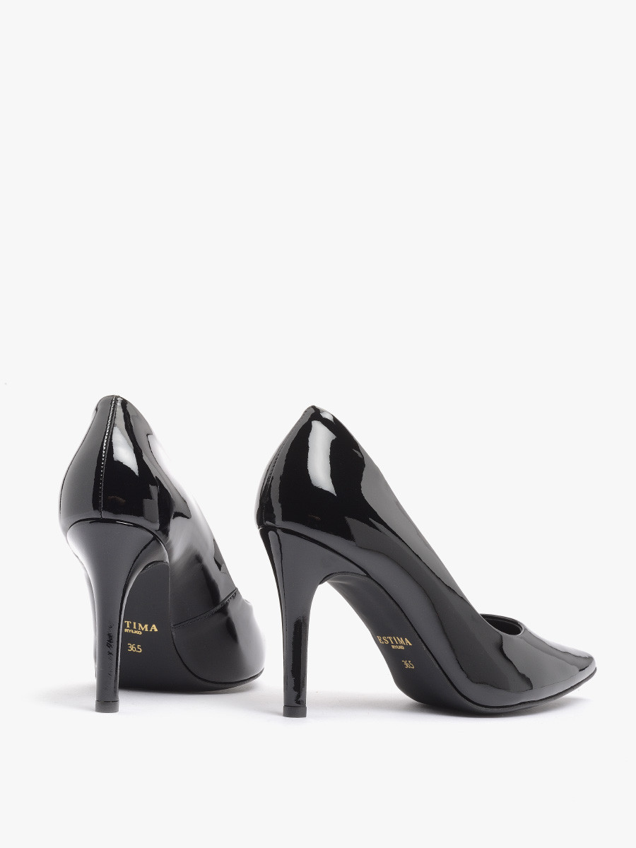 Czarne, lakierowane czóenka na wysokiej szpilce