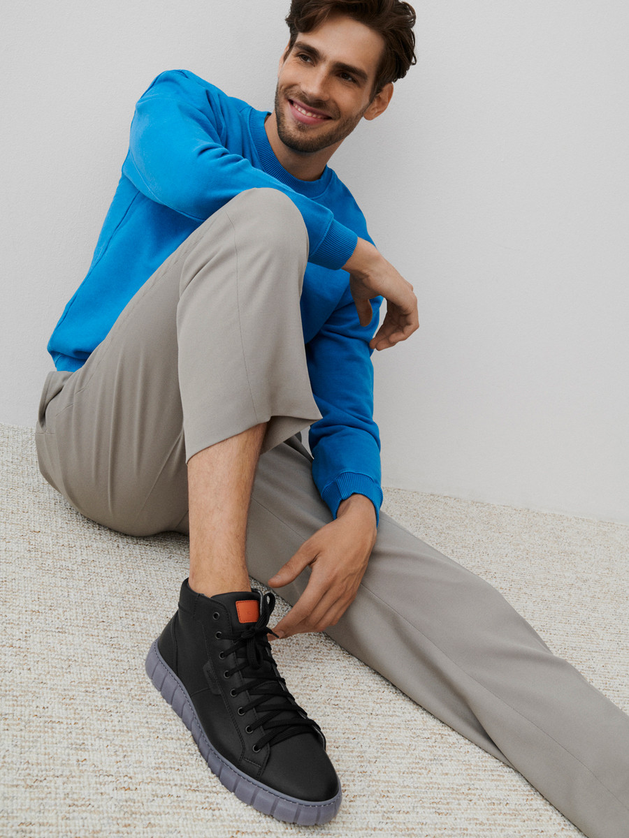 Granatowe trzewiki z pomarańczow wstawk