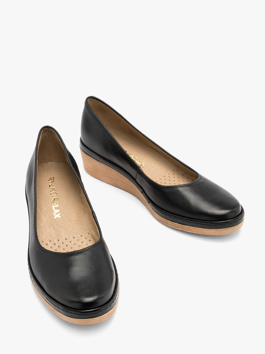 Czarne czóenko na platformie