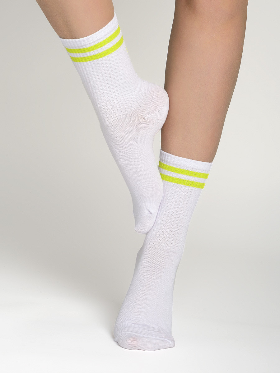 Biae skarpetki z paskami