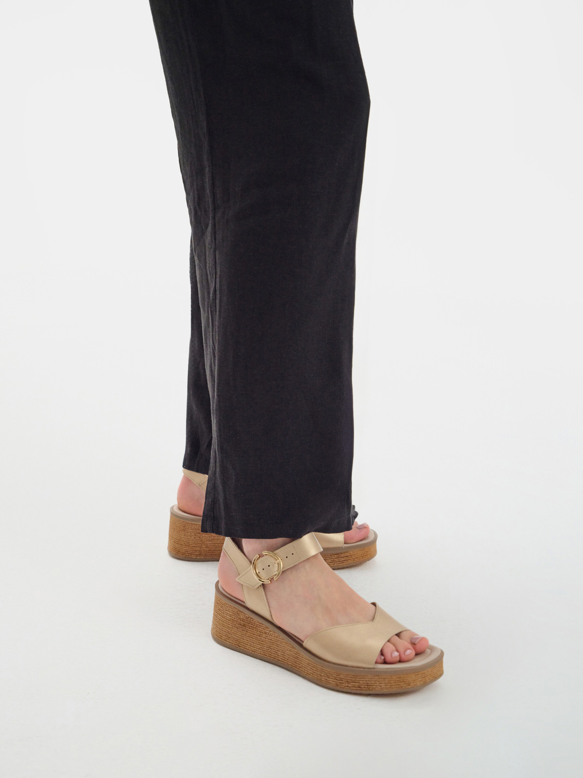 Zote sanday na platformie