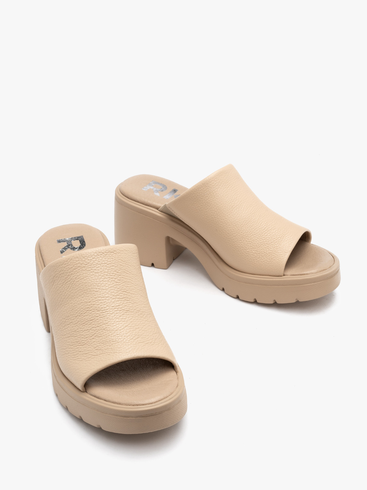 Beowe klapki na lekkiej platformie