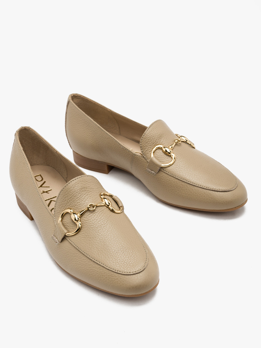 Beowe mokasyny ze zot klamerk