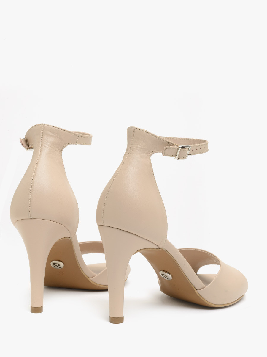 Beowe sanday na szpilce