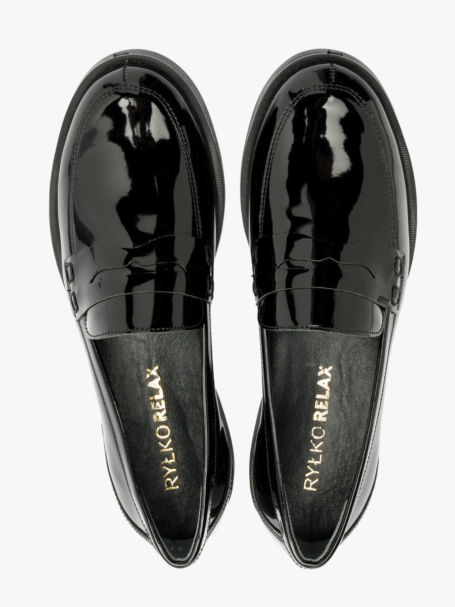 Lakierowany mokasyn damski