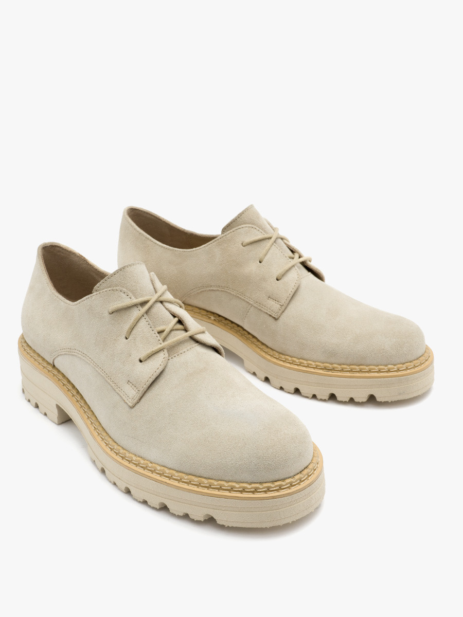 Beowe póbuty z ozdobnym otokiem