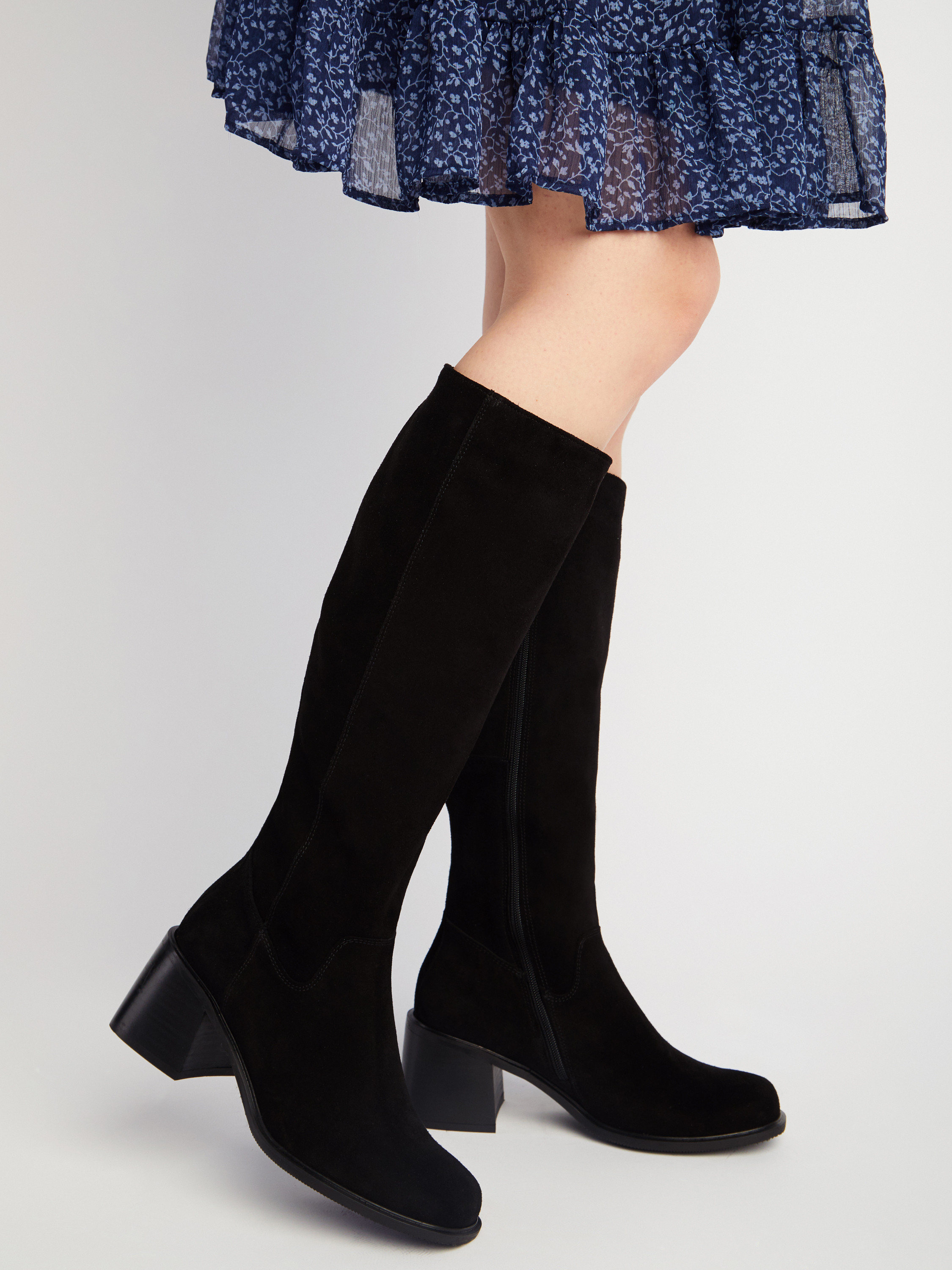 Czarne welurowe kozaki