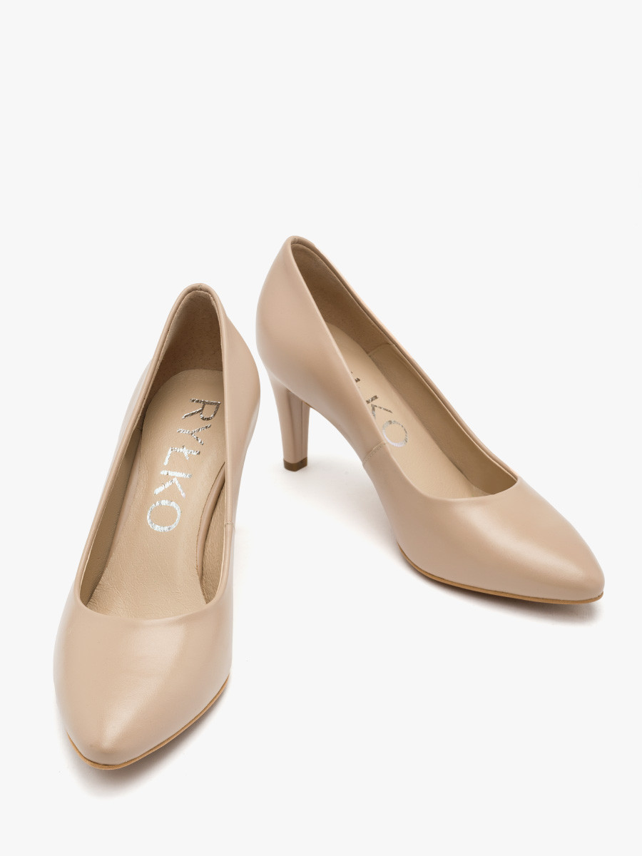 Beowe czóenka na szpilce