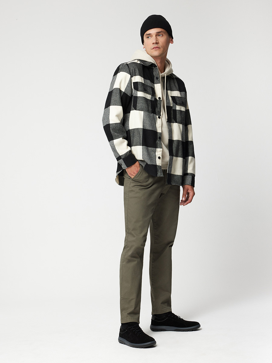 Czarny póbut mski na dwukolorowym spodzie