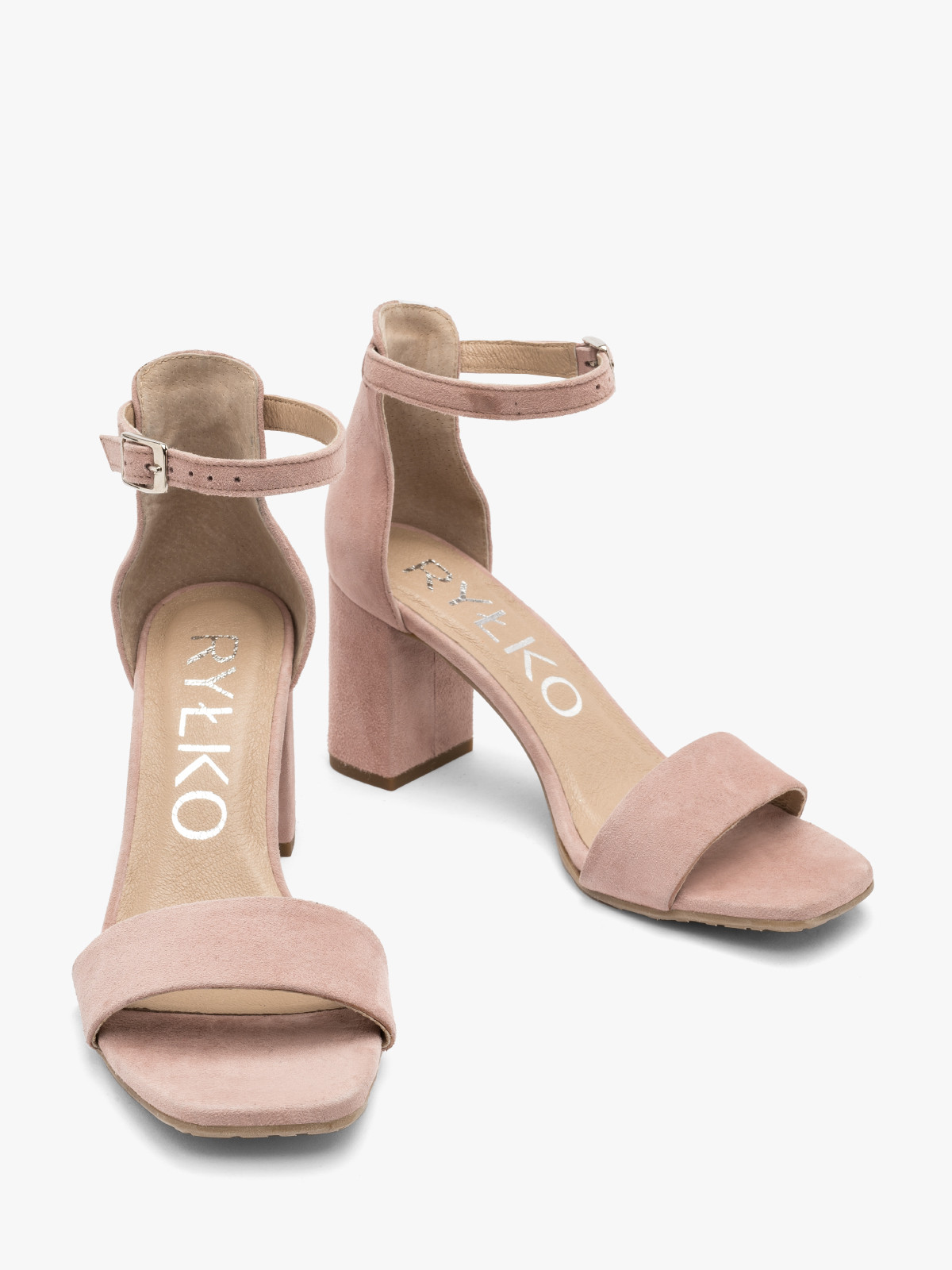 Pudrowo-róowe sanday na obcasie