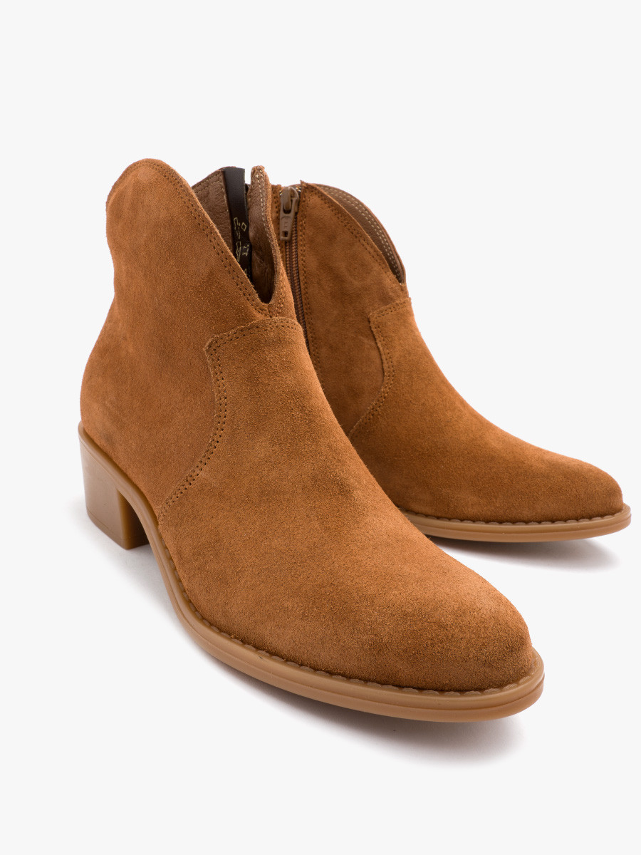 Rude welurowe kowbojki