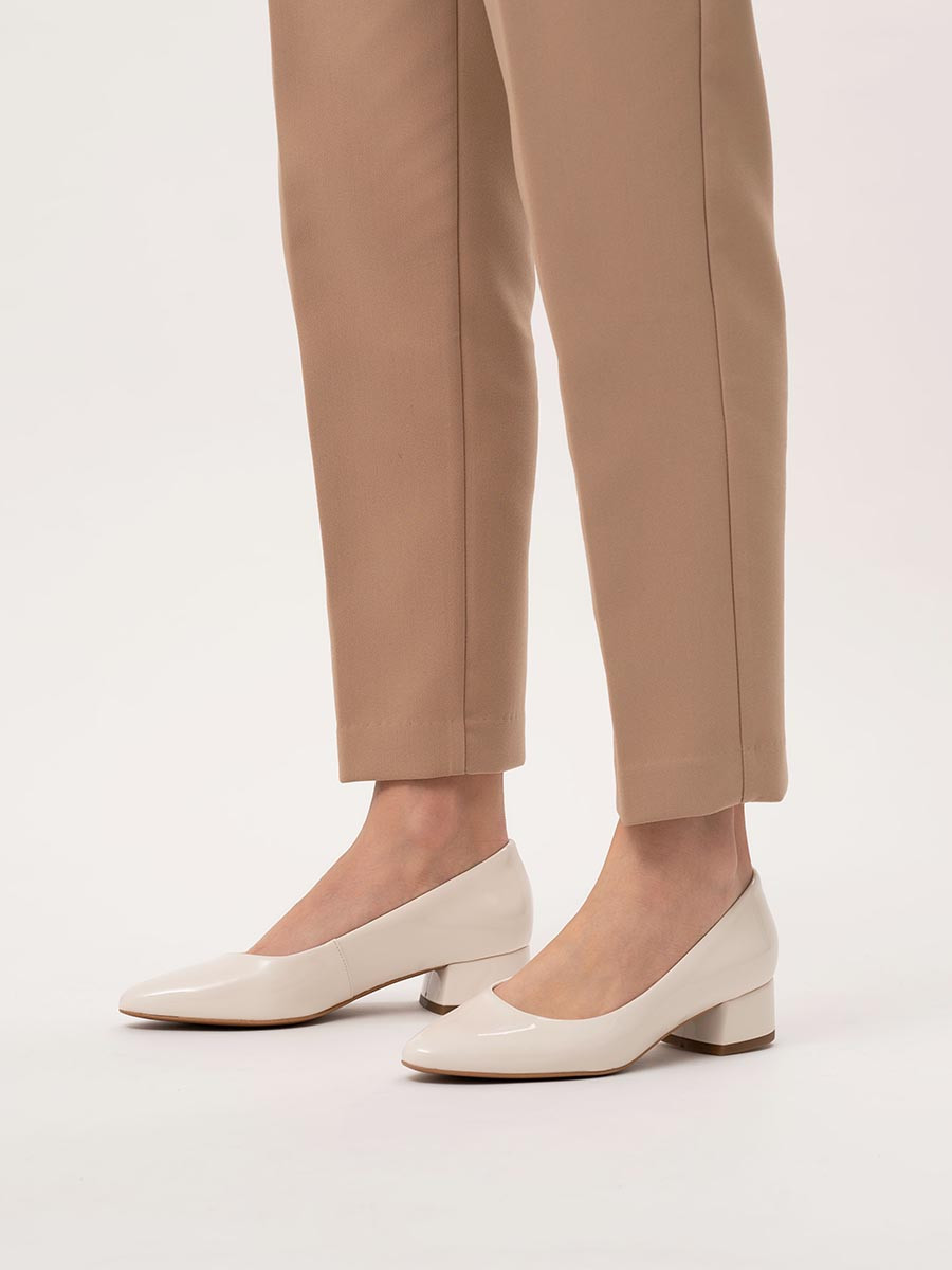 Lakierowane czóenka na niskim obcasie