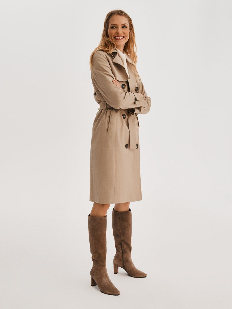 Piaskowe kozaki na obcasie