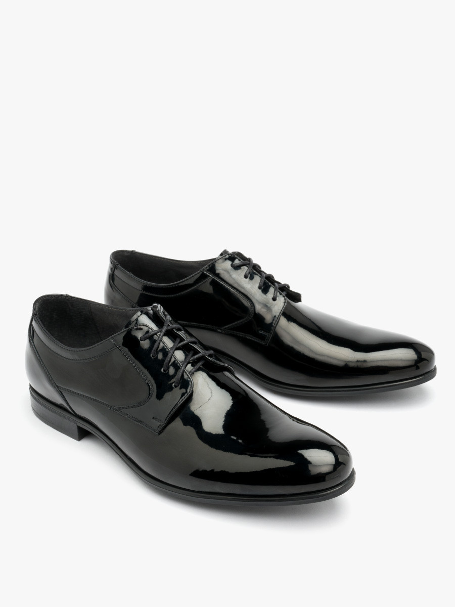 Czarne lakierowane póbuty