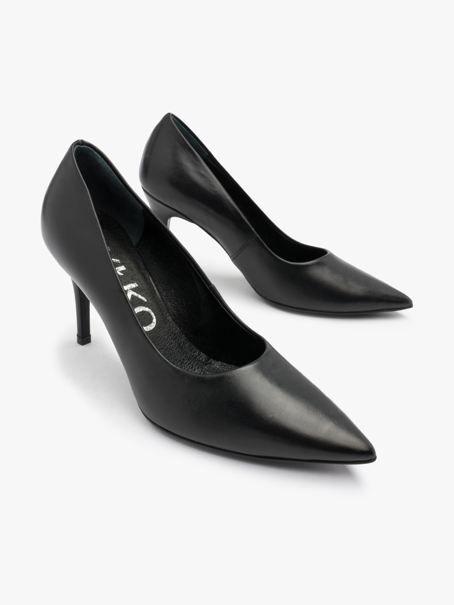 Czarne czóenka na szpilce