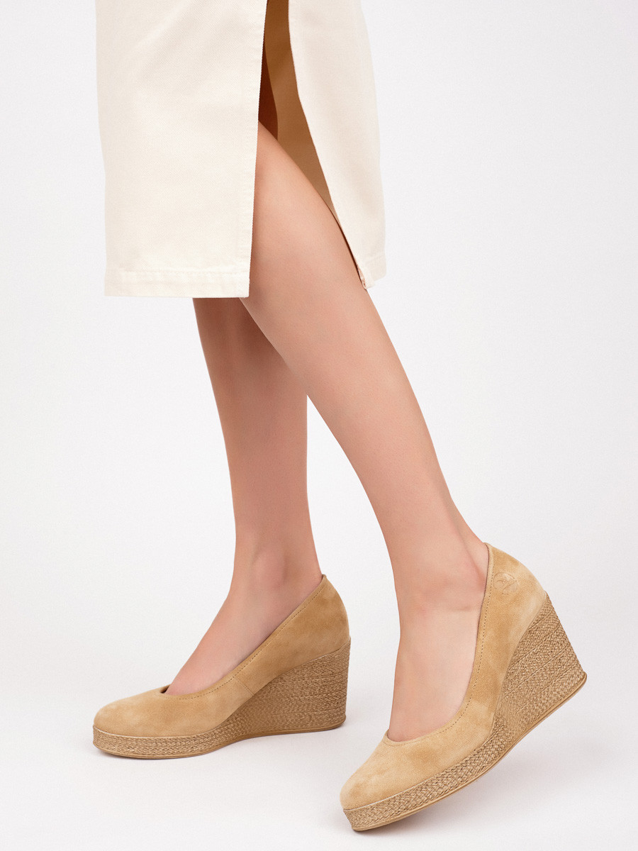 Wysokie czóenko na platformie