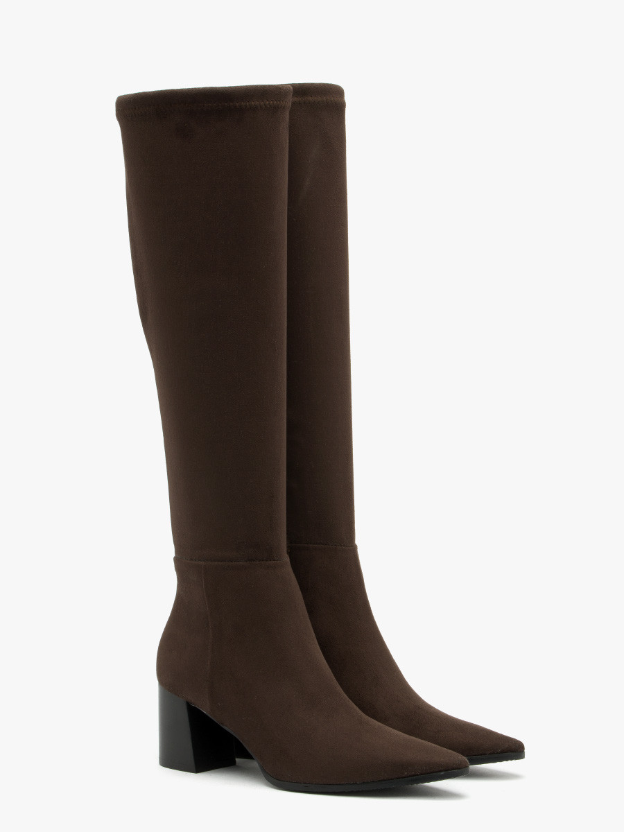 Brzowe kozaki na obcasie