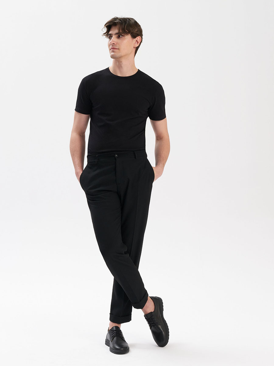 Czarny póbut skórzany