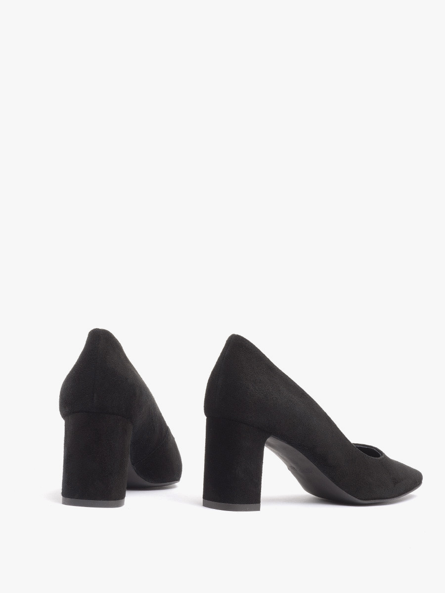 Czarne czóenka na supku