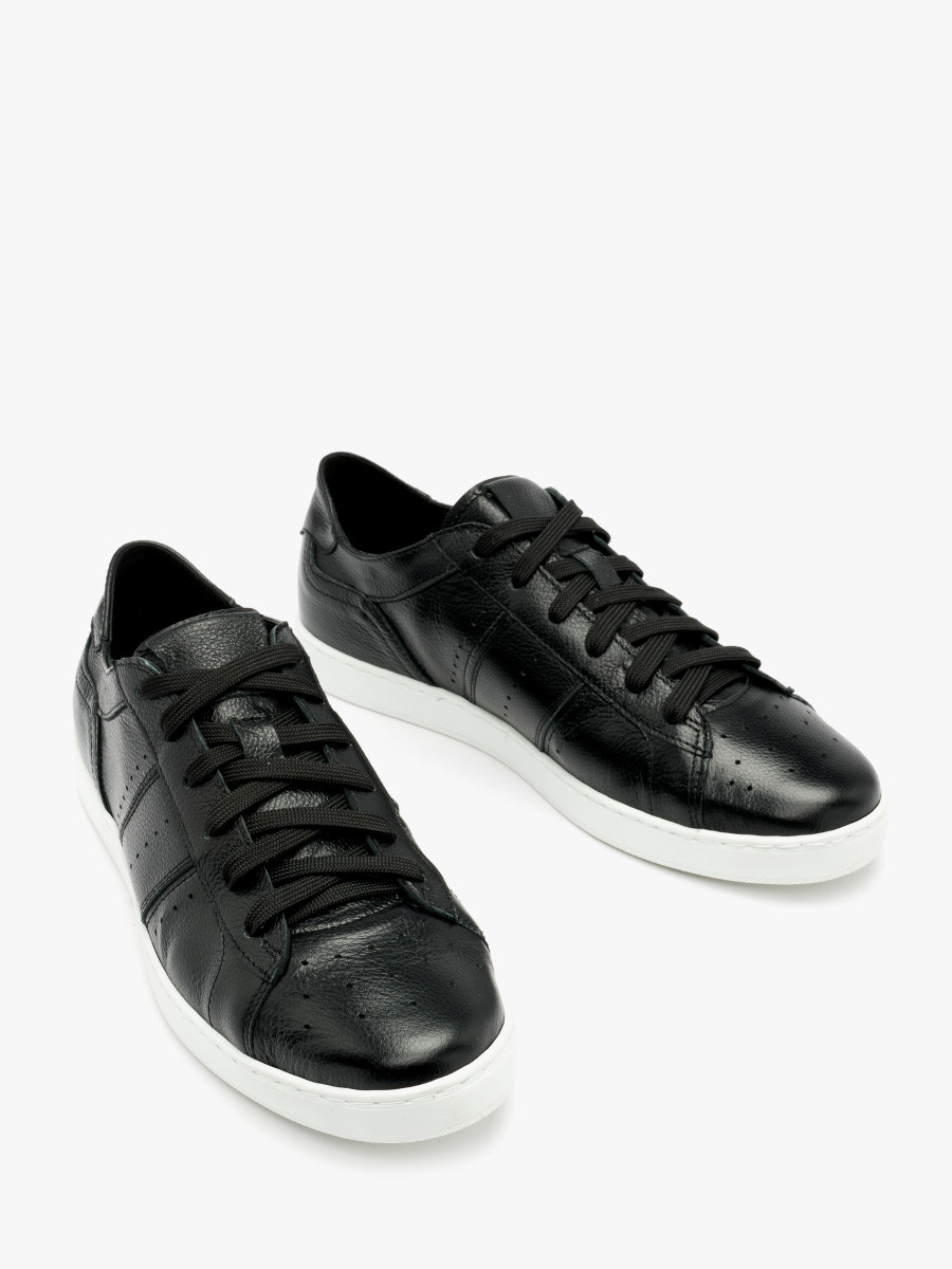 Czarne póbuty sportowe