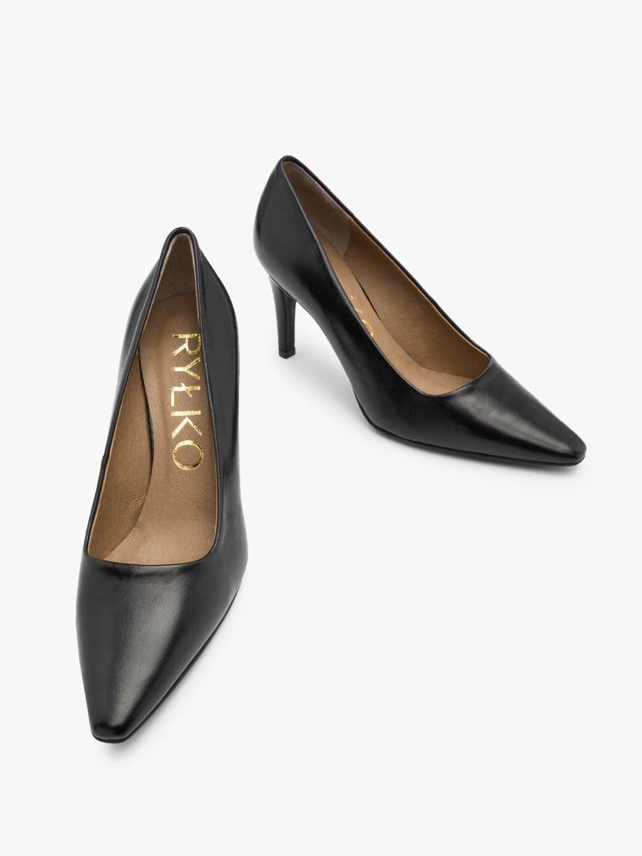 Czarne czóenka na szpilce