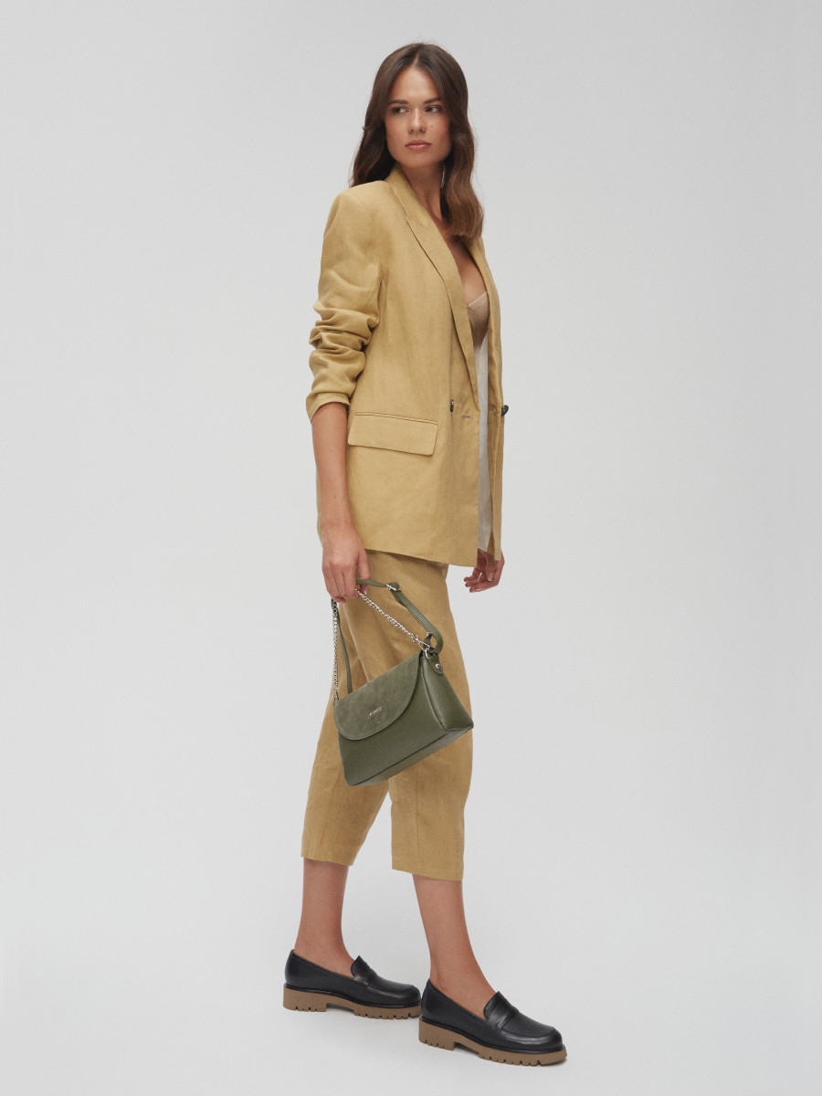 Czarne mokasyny na beowym spodzie