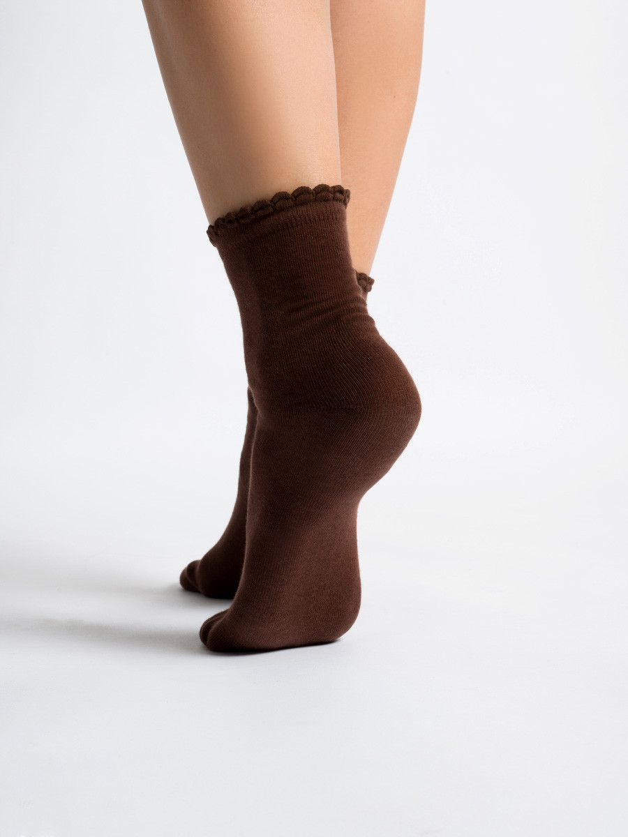 Brzowe skarpety baweniane z falbank