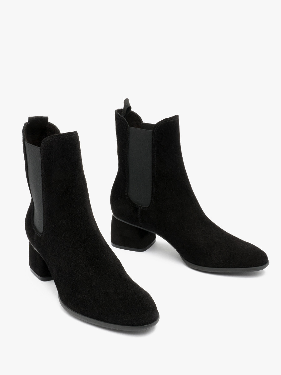 Czarne botki na niskim obcasie