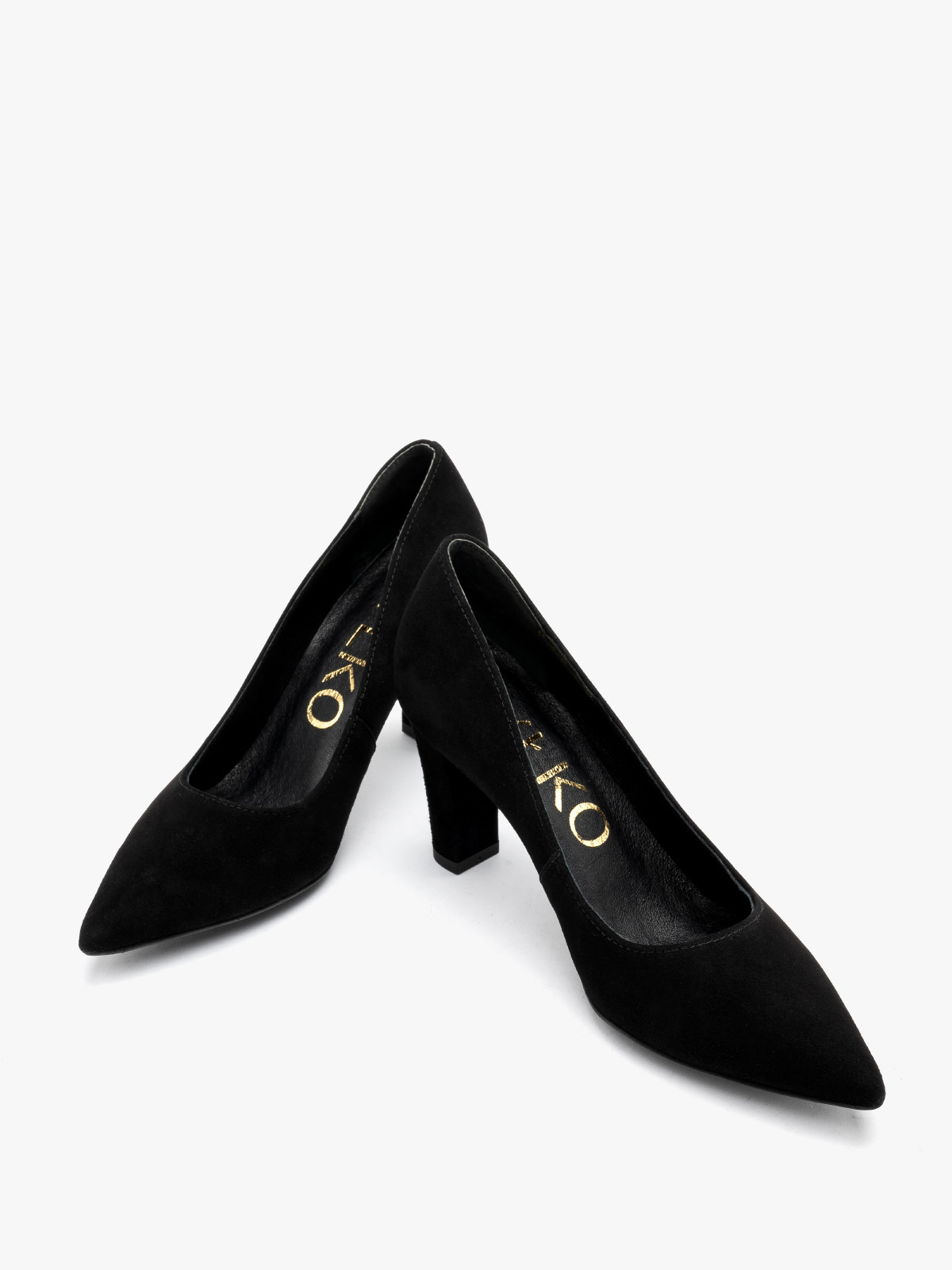 Czarne czóenka na grubej szpilce